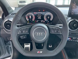 AUDI Q2 30 TDI Identity Black