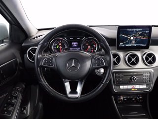 MERCEDES Classe GLA 200 D 4MATIC