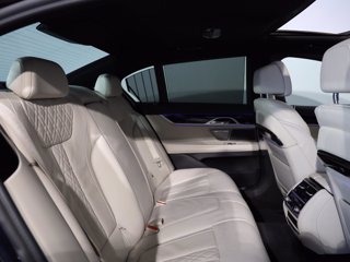 BMW 745e auto