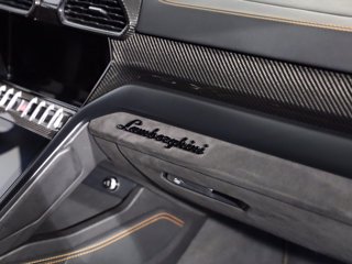 LAMBORGHINI Urus 4.0 v8 auto